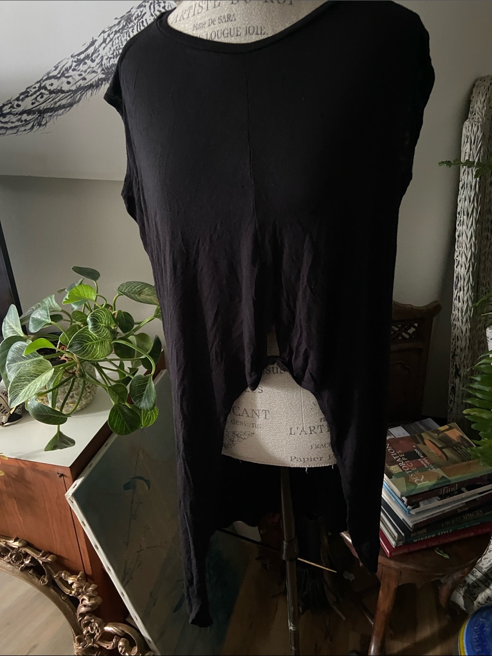 Black Sleeveless High-Low Tank Top